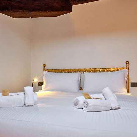 Apartmentsarena - Residenza Degli Scaligeri - Piazza Erbe Verona Esterno foto
