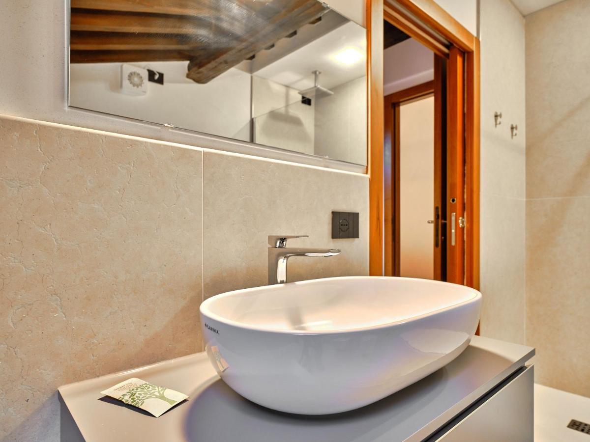 Apartmentsarena - Residenza Degli Scaligeri - Piazza Erbe Verona Esterno foto