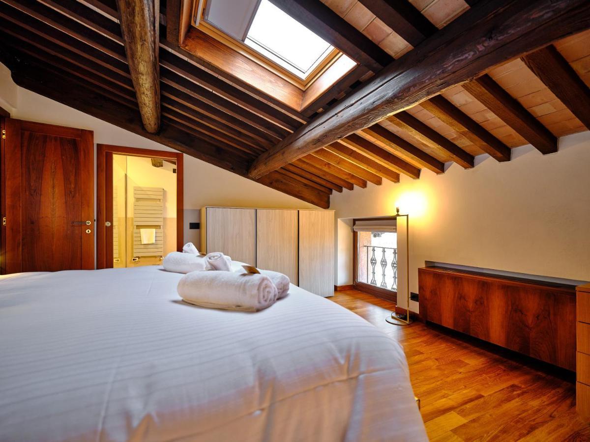 Apartmentsarena - Residenza Degli Scaligeri - Piazza Erbe Verona Esterno foto
