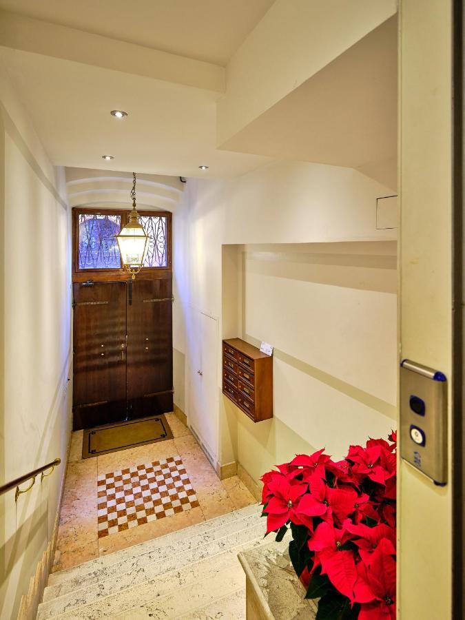 Apartmentsarena - Residenza Degli Scaligeri - Piazza Erbe Verona Esterno foto